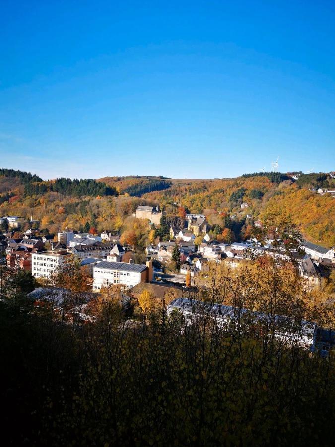 In Waldrandlage In Nationalpark / Eifel * Schleiden